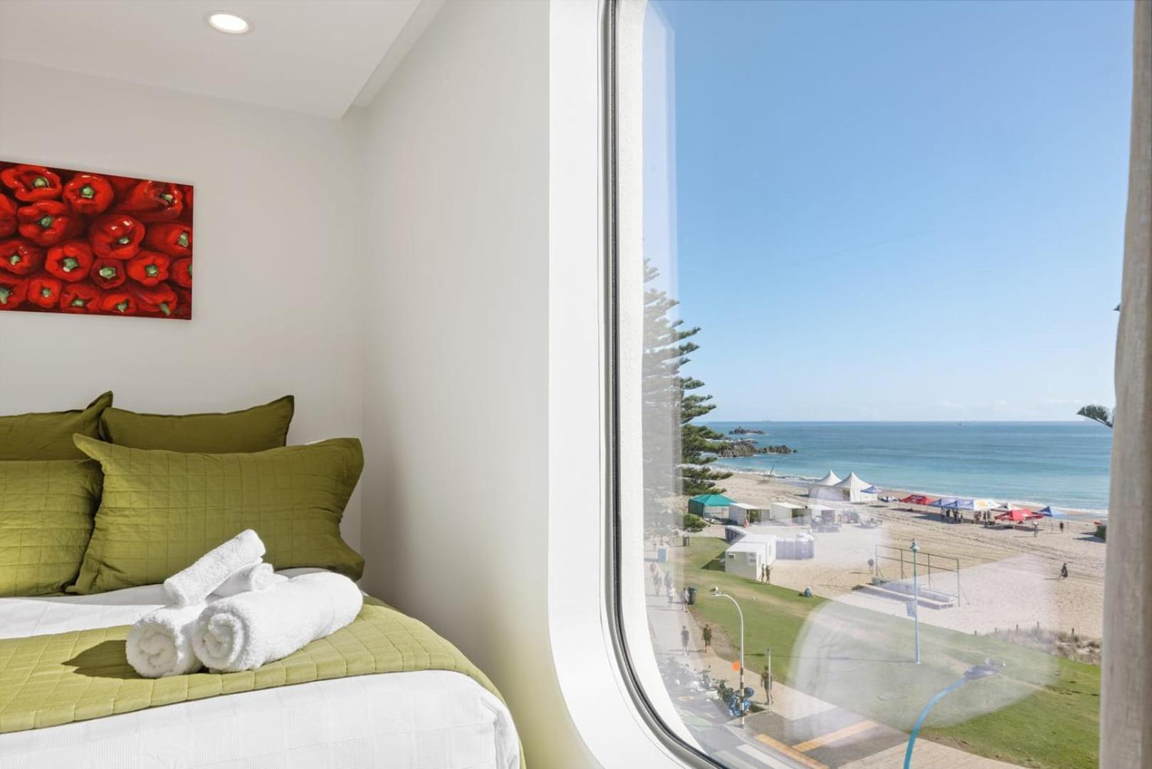 Oceanside Bliss - Absolute Beachfront - Uninterrupted Ocean Views With Pool Leilighet Mount Maunganui Eksteriør bilde