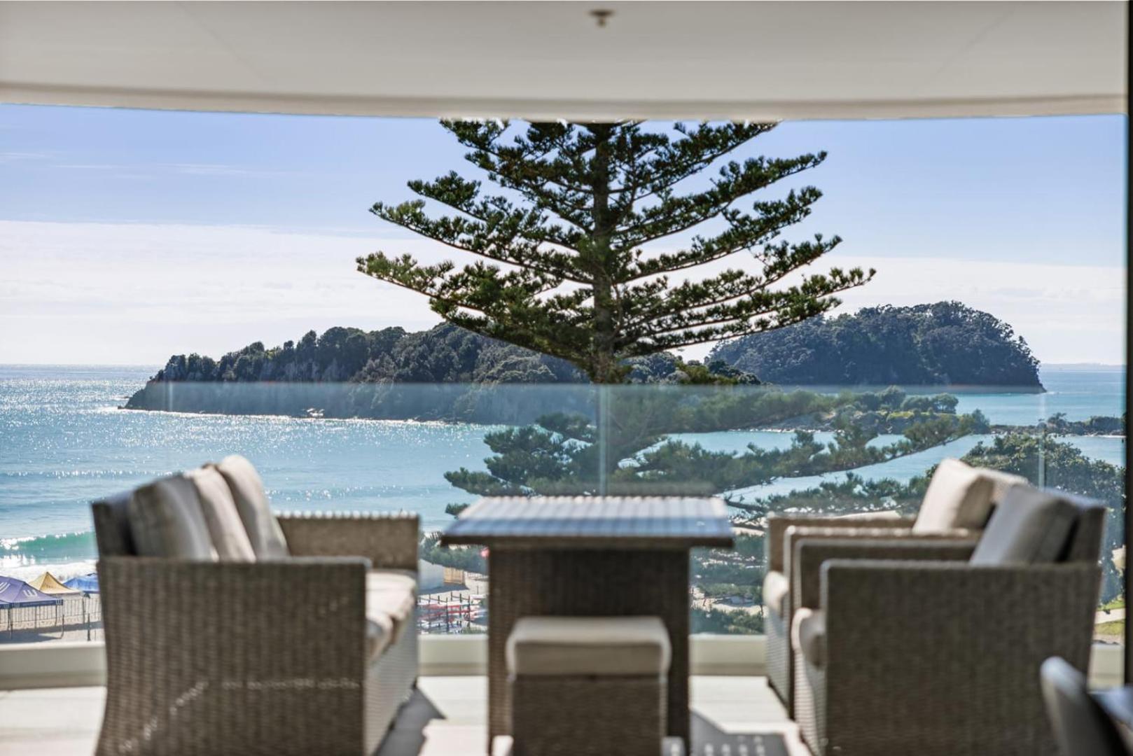 Oceanside Bliss - Absolute Beachfront - Uninterrupted Ocean Views With Pool Leilighet Mount Maunganui Eksteriør bilde