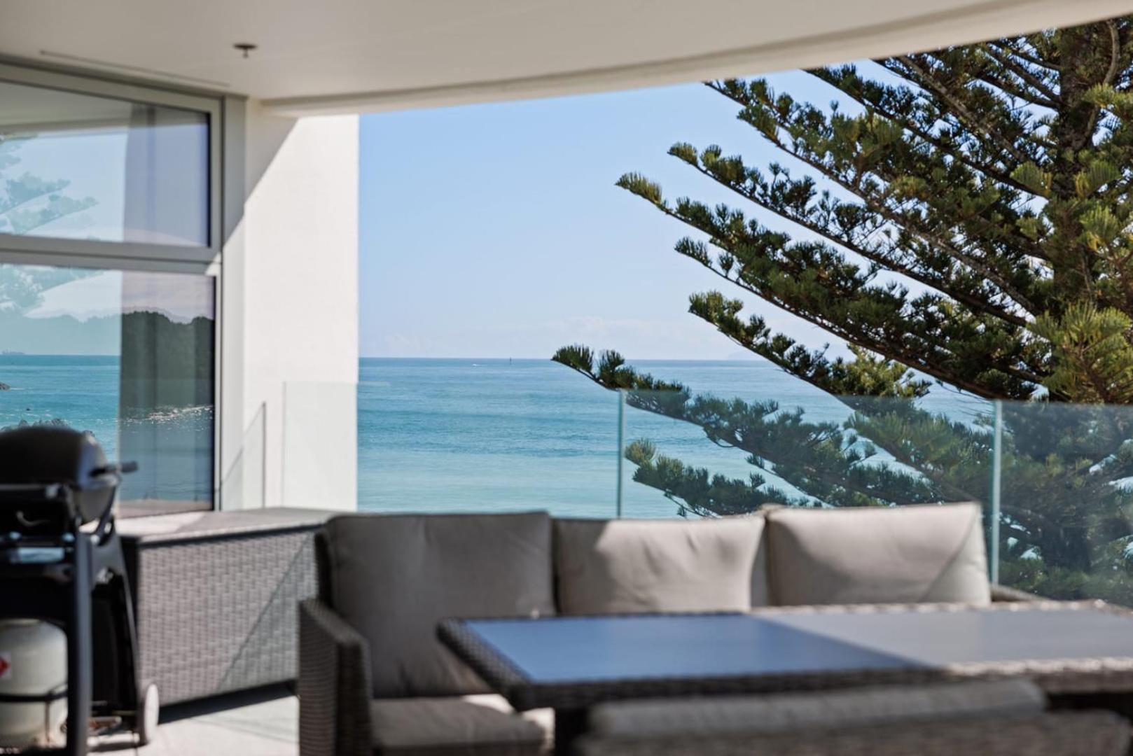 Oceanside Bliss - Absolute Beachfront - Uninterrupted Ocean Views With Pool Leilighet Mount Maunganui Eksteriør bilde