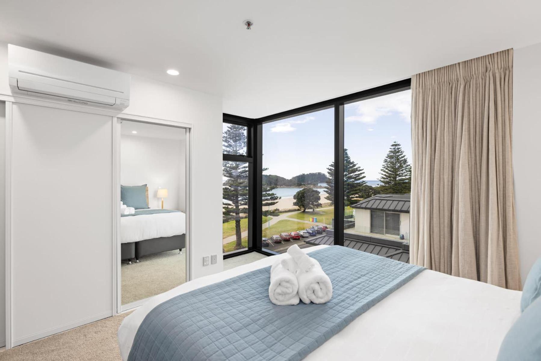 Oceanside Bliss - Absolute Beachfront - Uninterrupted Ocean Views With Pool Leilighet Mount Maunganui Eksteriør bilde