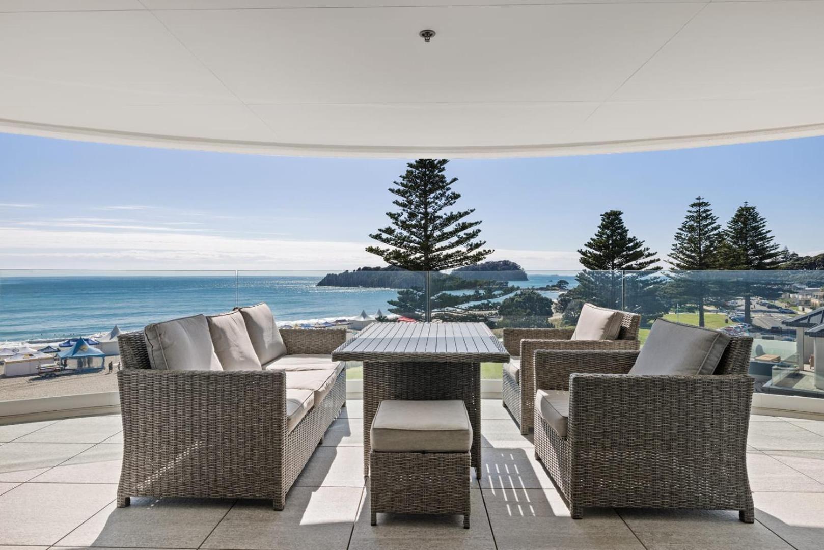 Oceanside Bliss - Absolute Beachfront - Uninterrupted Ocean Views With Pool Leilighet Mount Maunganui Eksteriør bilde