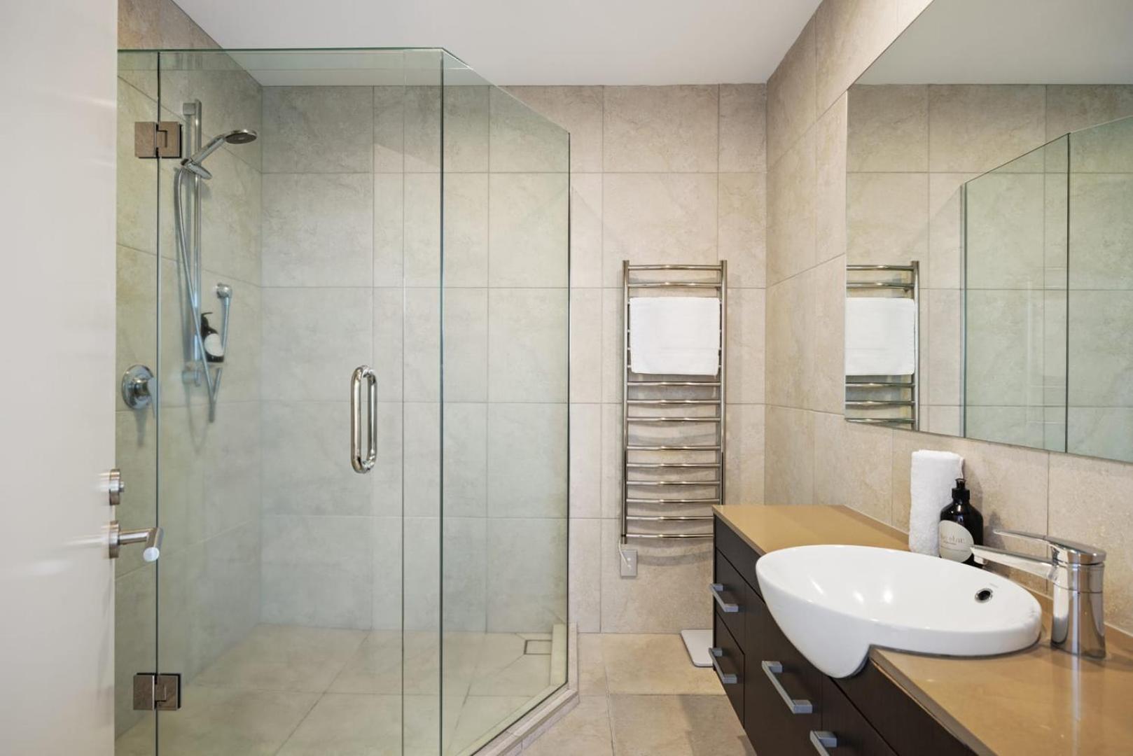 Oceanside Bliss - Absolute Beachfront - Uninterrupted Ocean Views With Pool Mount Maunganui Eksteriør bilde