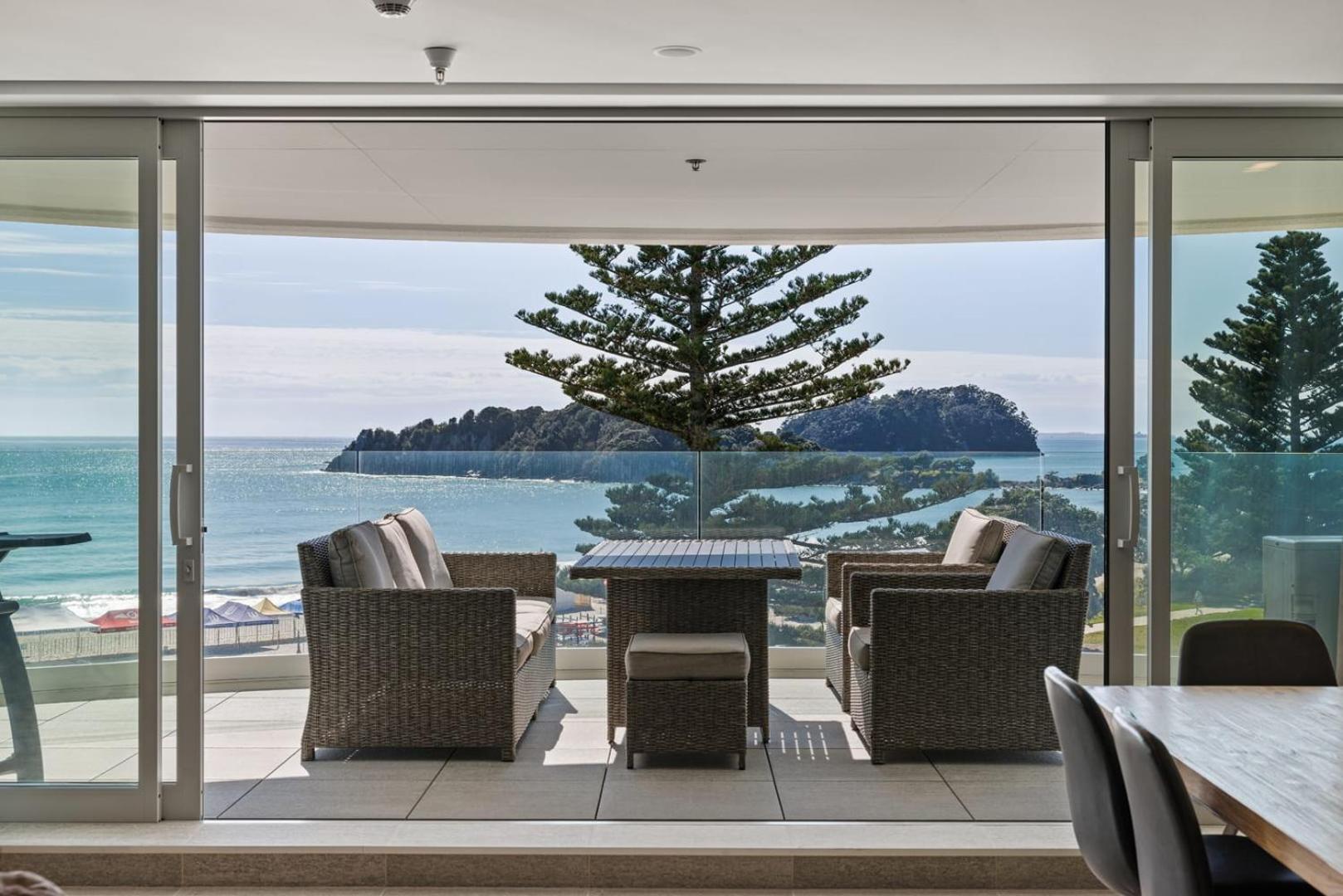 Oceanside Bliss - Absolute Beachfront - Uninterrupted Ocean Views With Pool Leilighet Mount Maunganui Eksteriør bilde