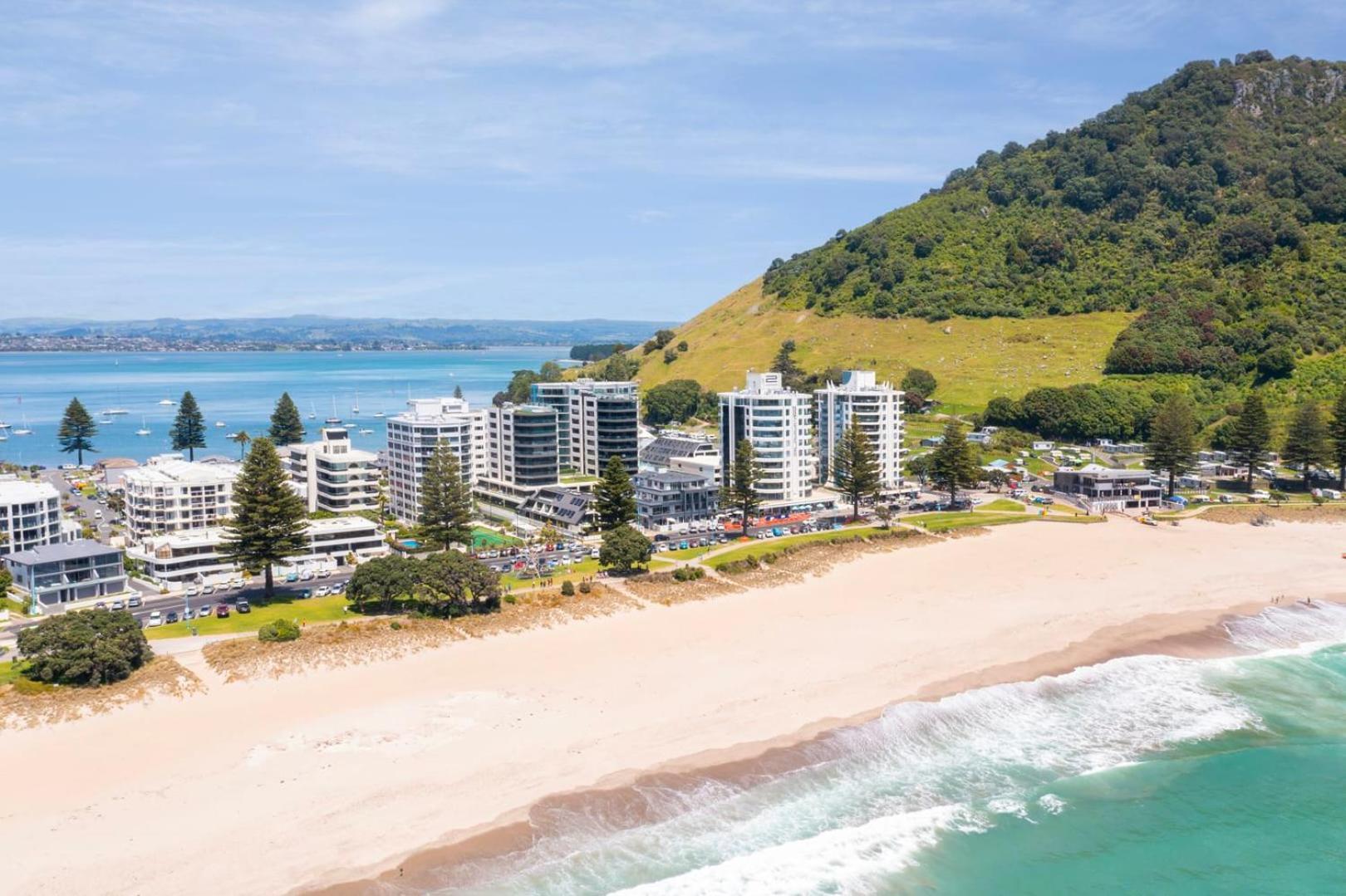 Oceanside Bliss - Absolute Beachfront - Uninterrupted Ocean Views With Pool Leilighet Mount Maunganui Eksteriør bilde