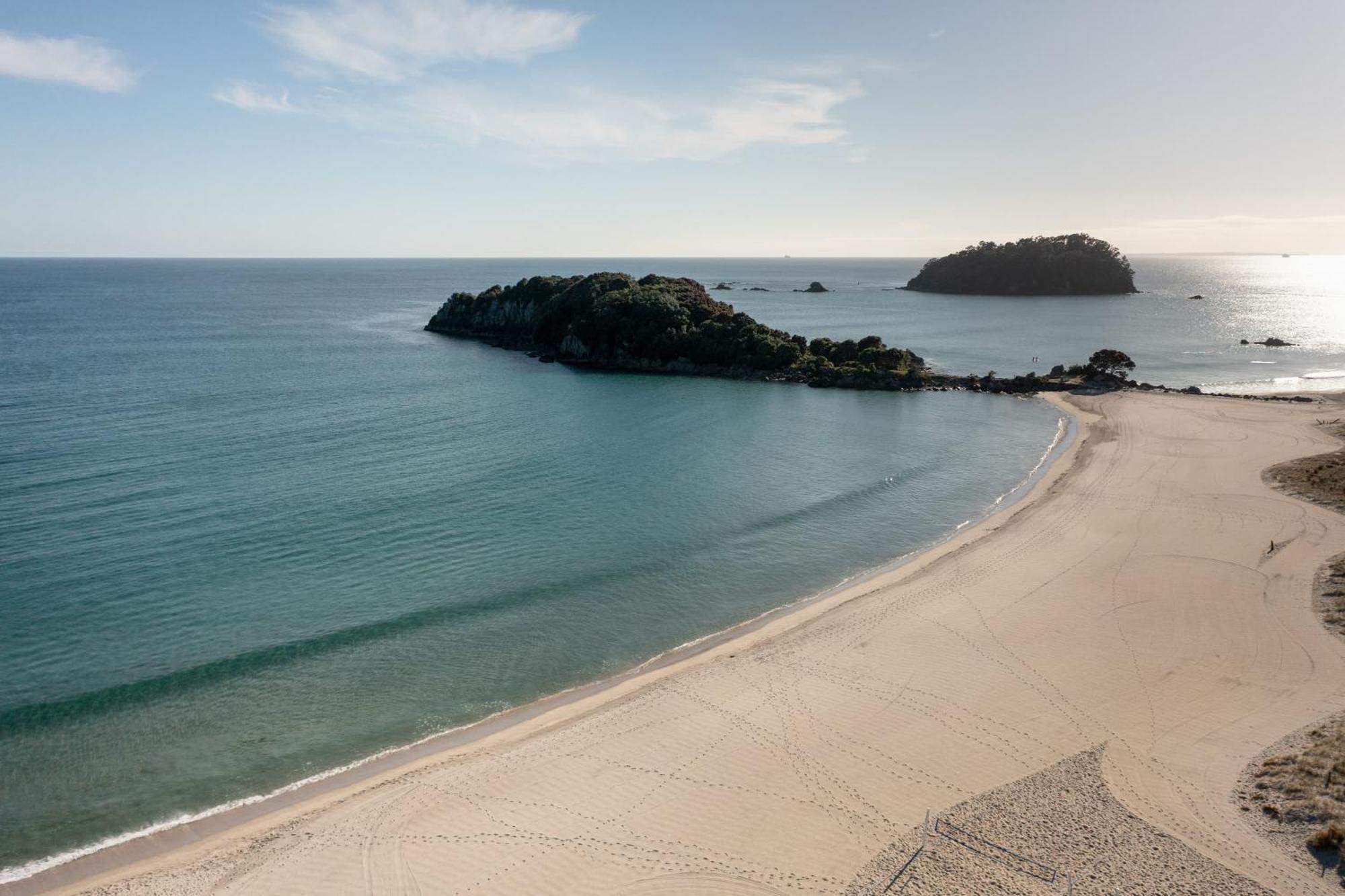 Oceanside Bliss - Absolute Beachfront - Uninterrupted Ocean Views With Pool Leilighet Mount Maunganui Eksteriør bilde