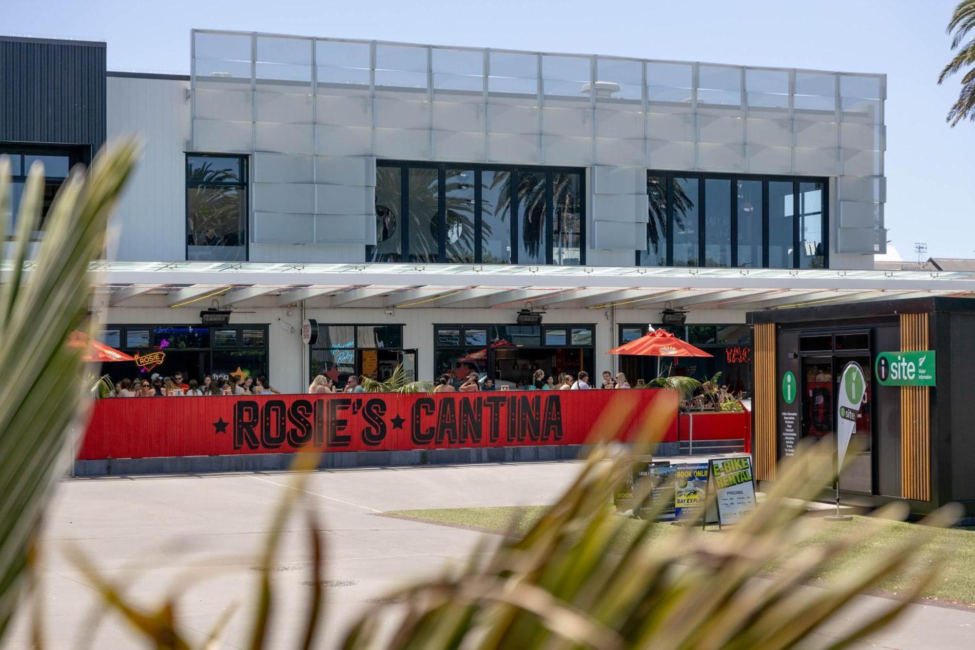 Oceanside Bliss - Absolute Beachfront - Uninterrupted Ocean Views With Pool Mount Maunganui Eksteriør bilde